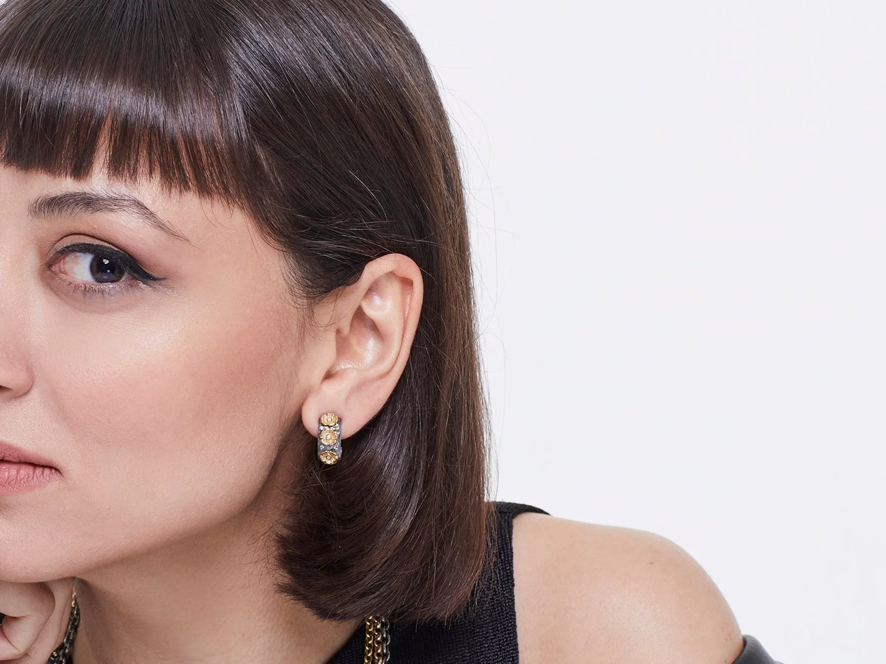 DANNI PRIMROSE HUGGY HOOP EARRINGS