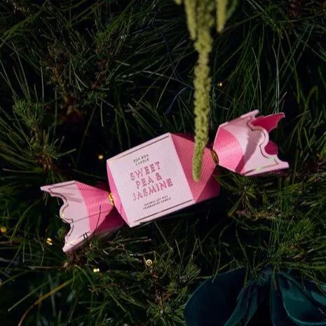 Ecoya Sweet Pea & Jasmine Christmas Bon Bon Tin Candle