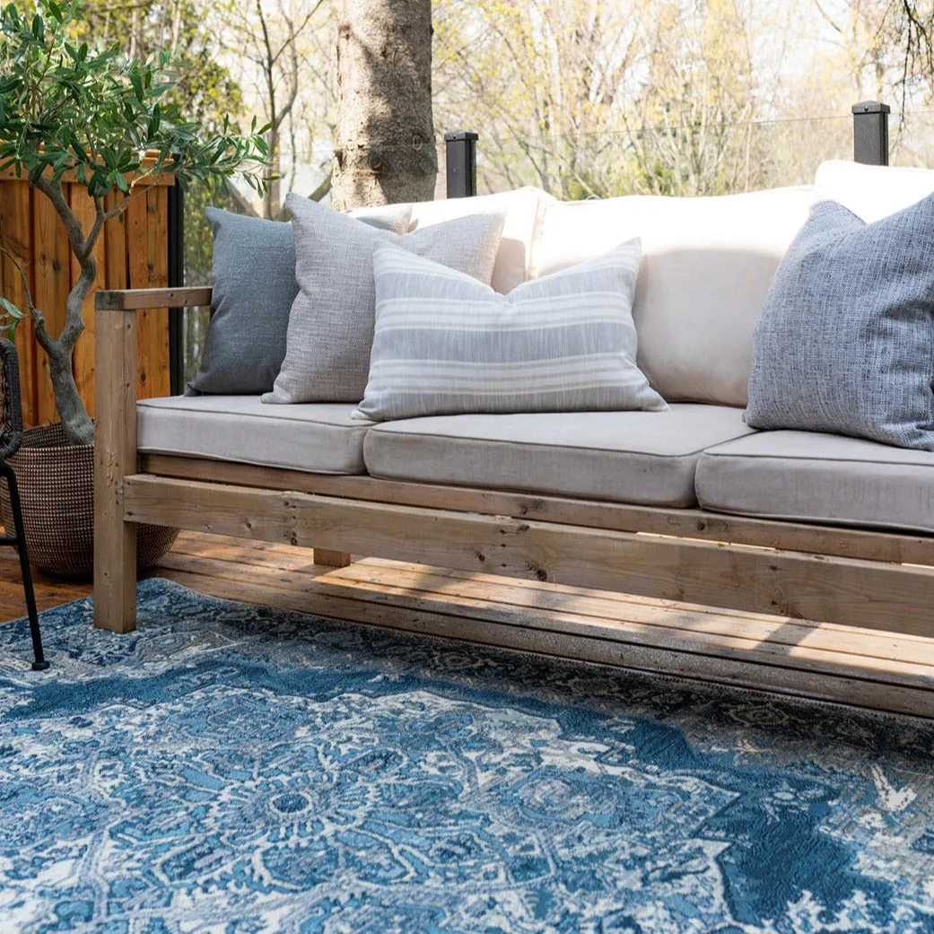 Loloi Mika Dark Blue Outdoor Rug