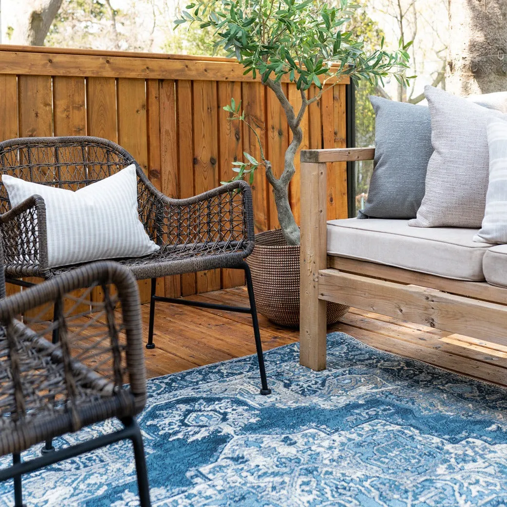 Loloi Mika Dark Blue Outdoor Rug