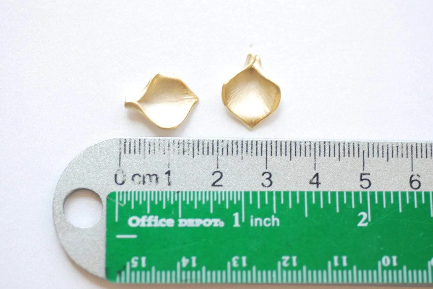 Matte Vermeil Gold Calla Lily Petal Charm- 18k gold plated Sterling Silver bead cap, gold calla lily bead cone, nature charm pendant, 187