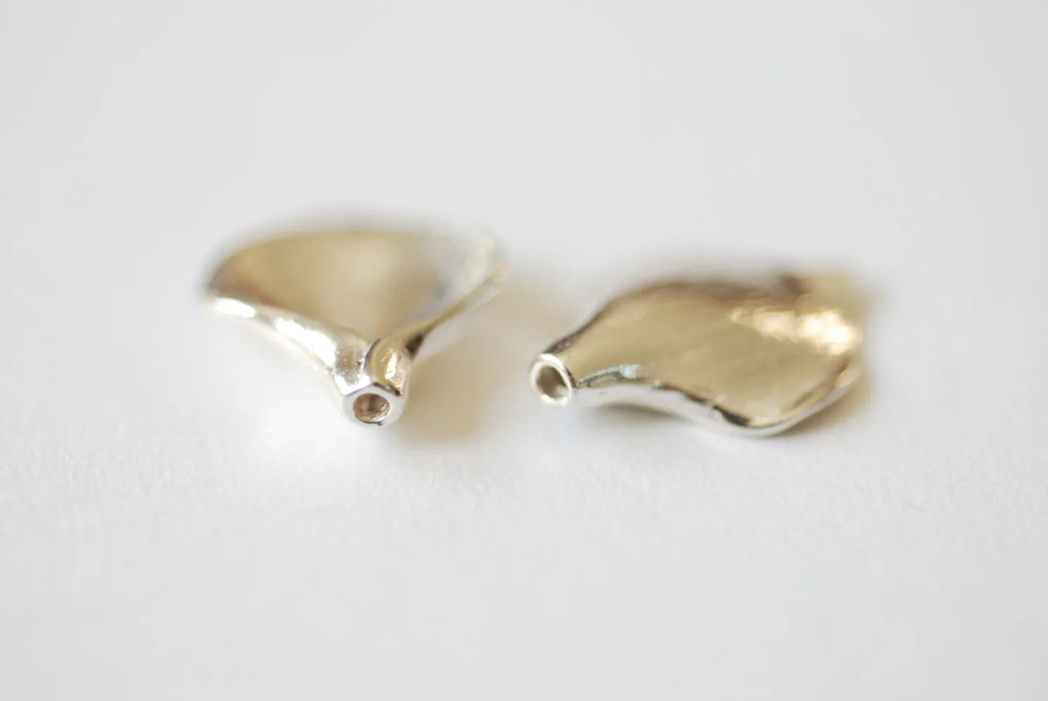 Sterling Silver Wholesale Calla Lily Petal Charm- 925 bead cap, bead cone, nature pendant, Flower Petal Charm, 187